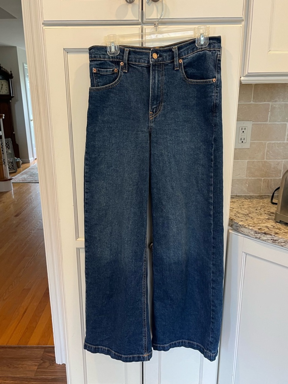 GAP Wide-Leg Jeans in Dark Blue Wash - Picture 2 of 4